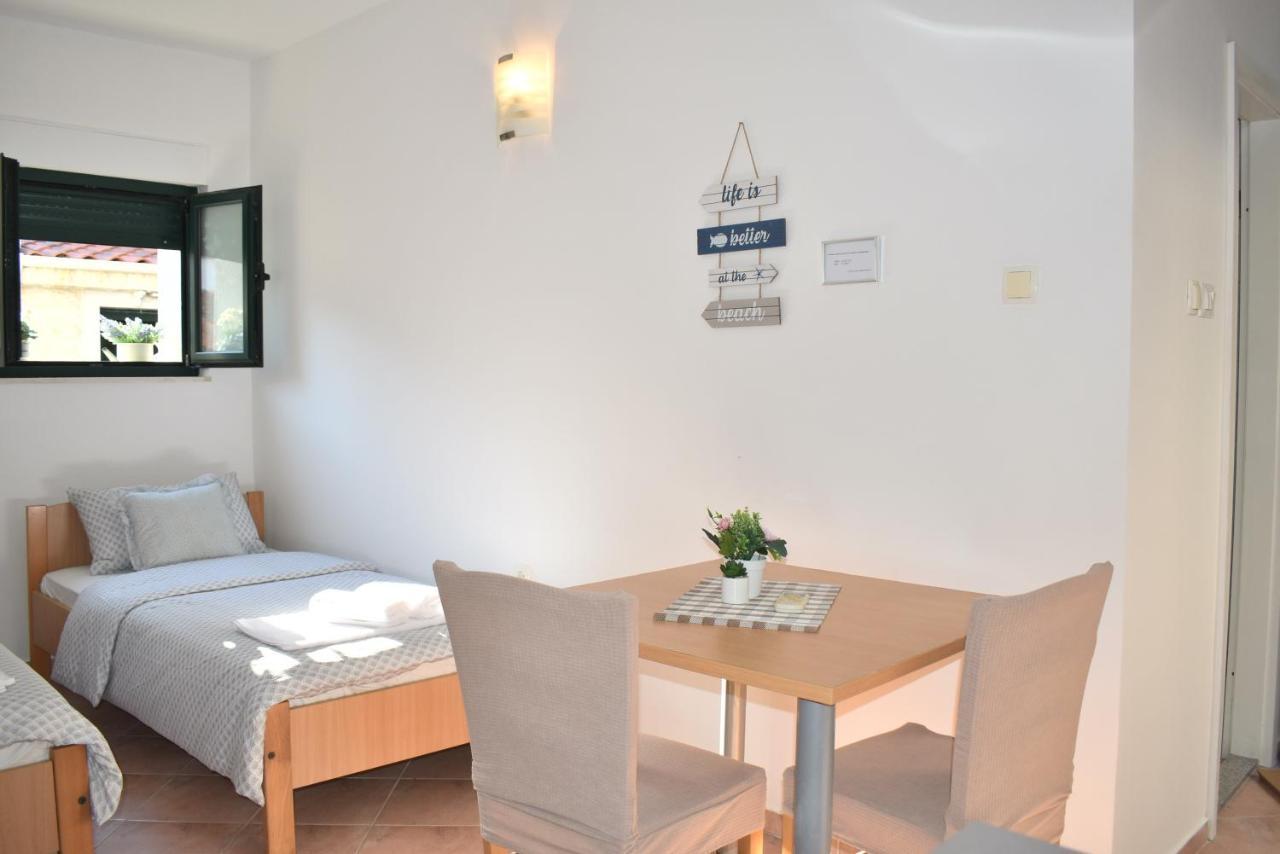 Twin Love Apartment Split Bagian luar foto